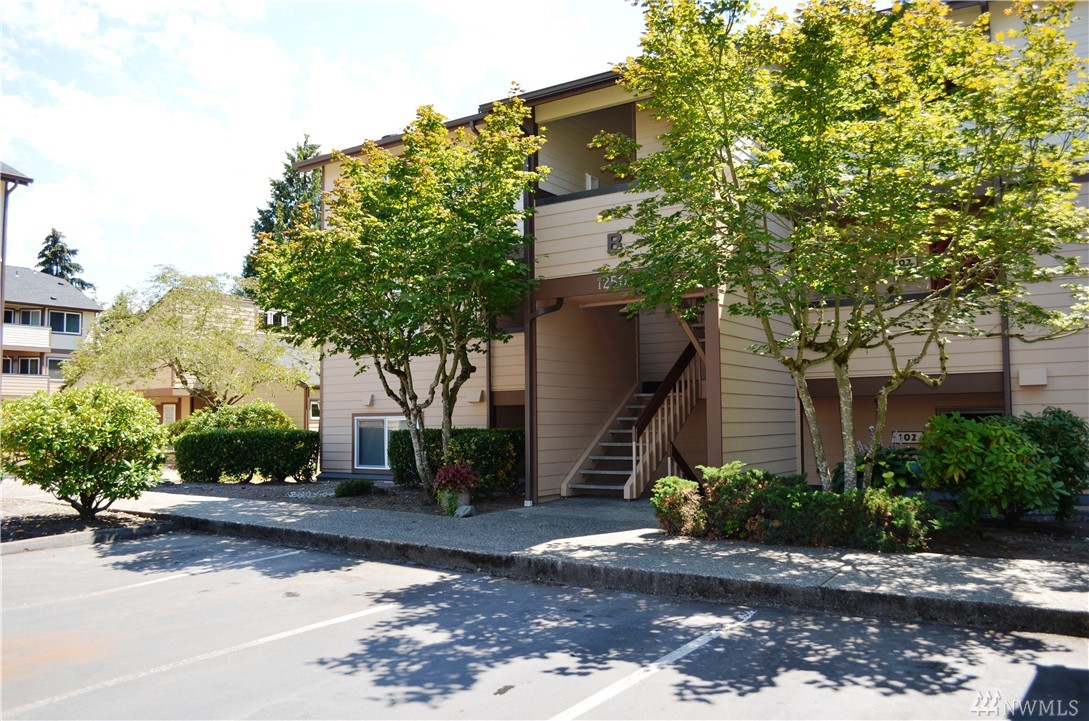 Sales activity for Compton Meadows II Condo in Kirkland Wicklund