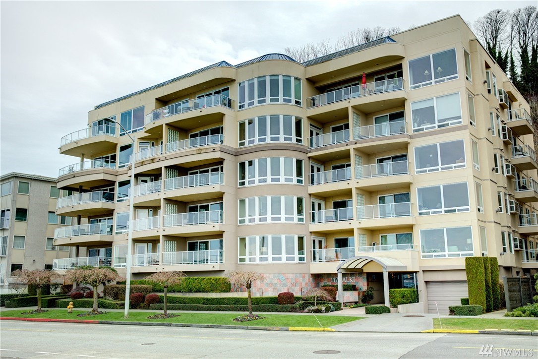 Waterfront at Alki Beach Condos For Sale at Waterfront at Alki Beach