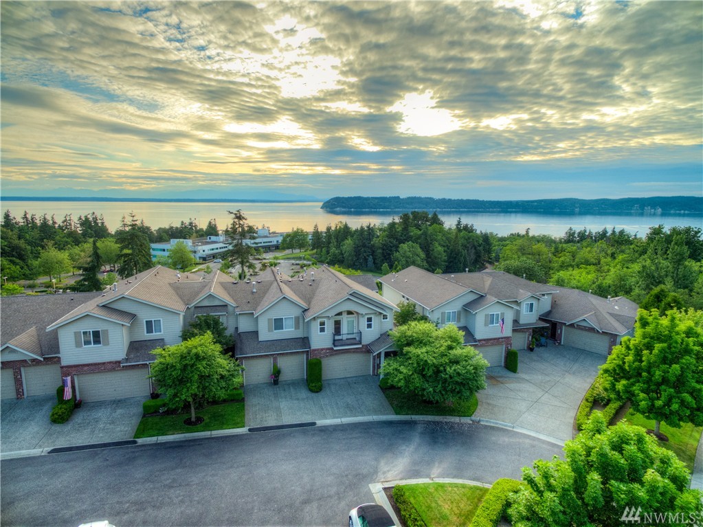 Sundance at Harbor Pointe Townhomes and Townhouses For Sale at