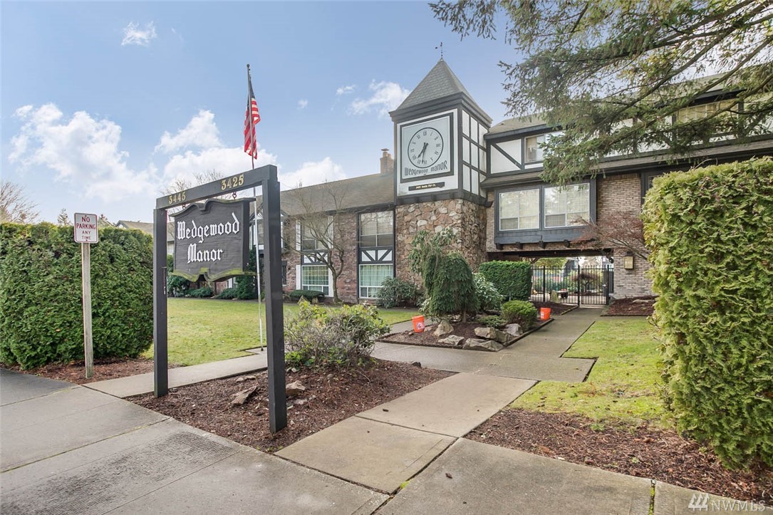 Condo Unit 127 at Wedgewood Manor SeaTac Sold NWMLS 1398698