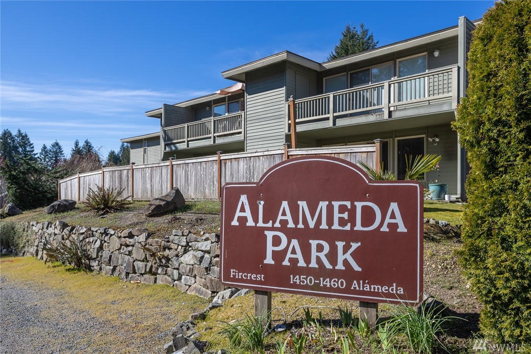 Alameda Park Condo, Fircrest, WA Condos For Sale