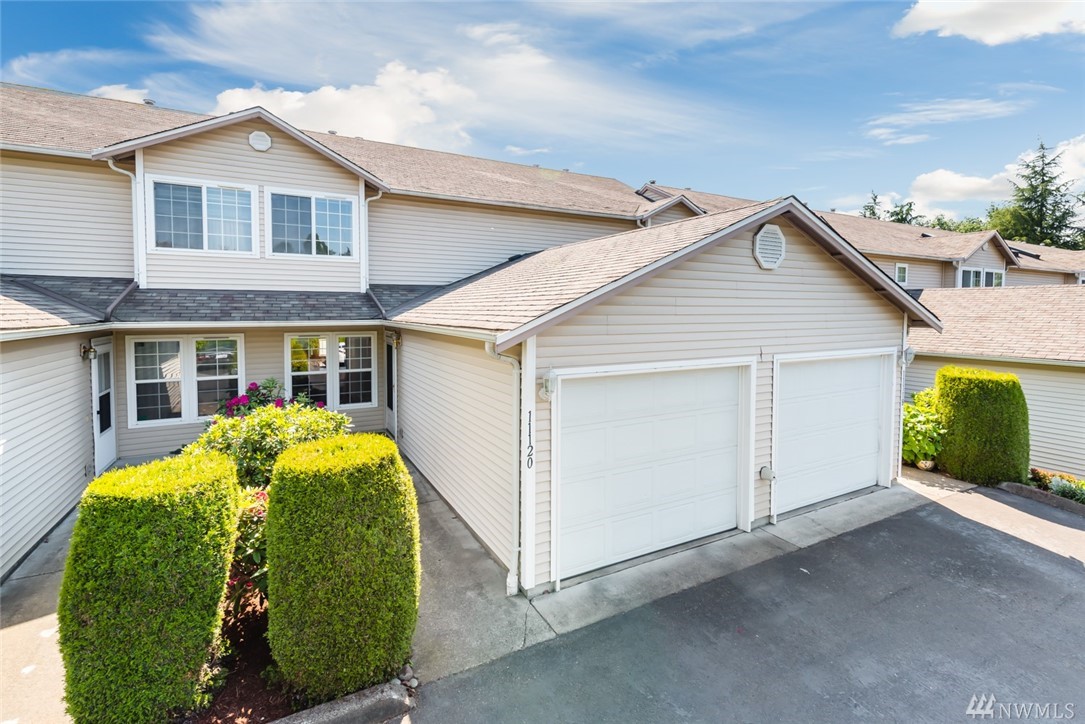 Northbridge Townhomes and Townhouses For Sale at Northbridge in