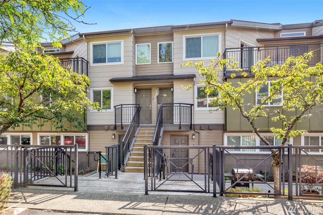 Sales activity for Sammamish River Villas Condo in Redmond