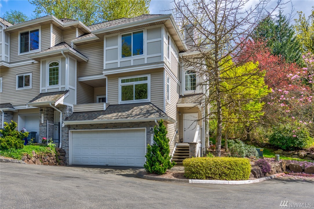 Sales activity for Lakemont Ridge Condo in Bellevue