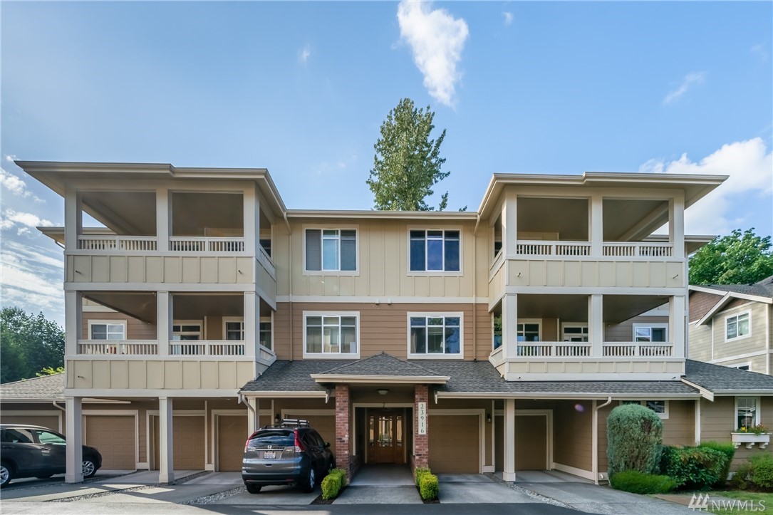 Sales activity for Sundance Glen Condo in Redmond