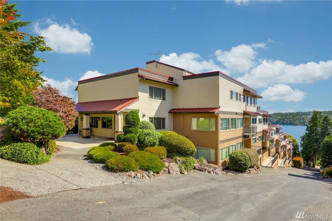 Shannon Heights Condo, Lake Forest Park, WA Condos For Sale