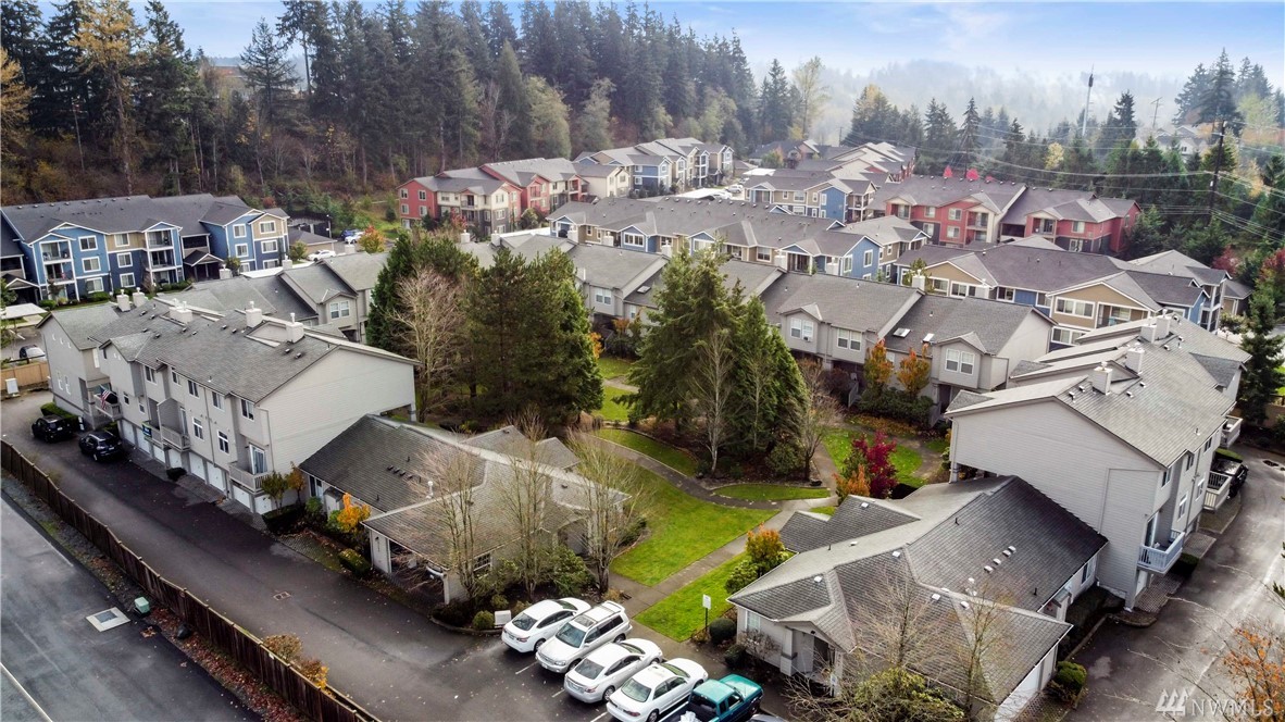 at Bonney Lake Townhomes and Townhouses For Sale at at Bonney Lake in