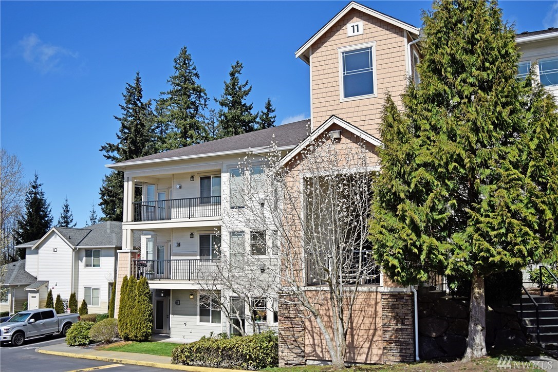 Sales activity for Highwood Ridge Condo in Lynnwood