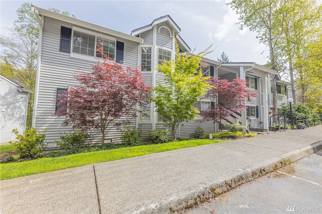 Sales activity for Markland Woods Condo in Mountlake Terrace