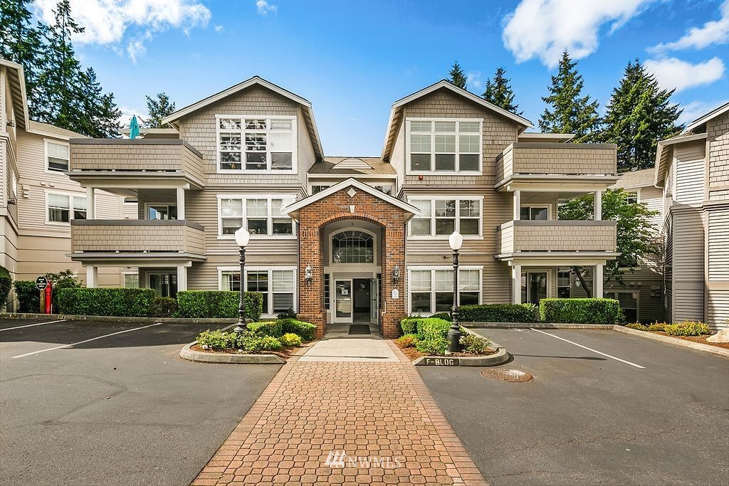 Sales activity for Montclair Condo in Edmonds Wicklund