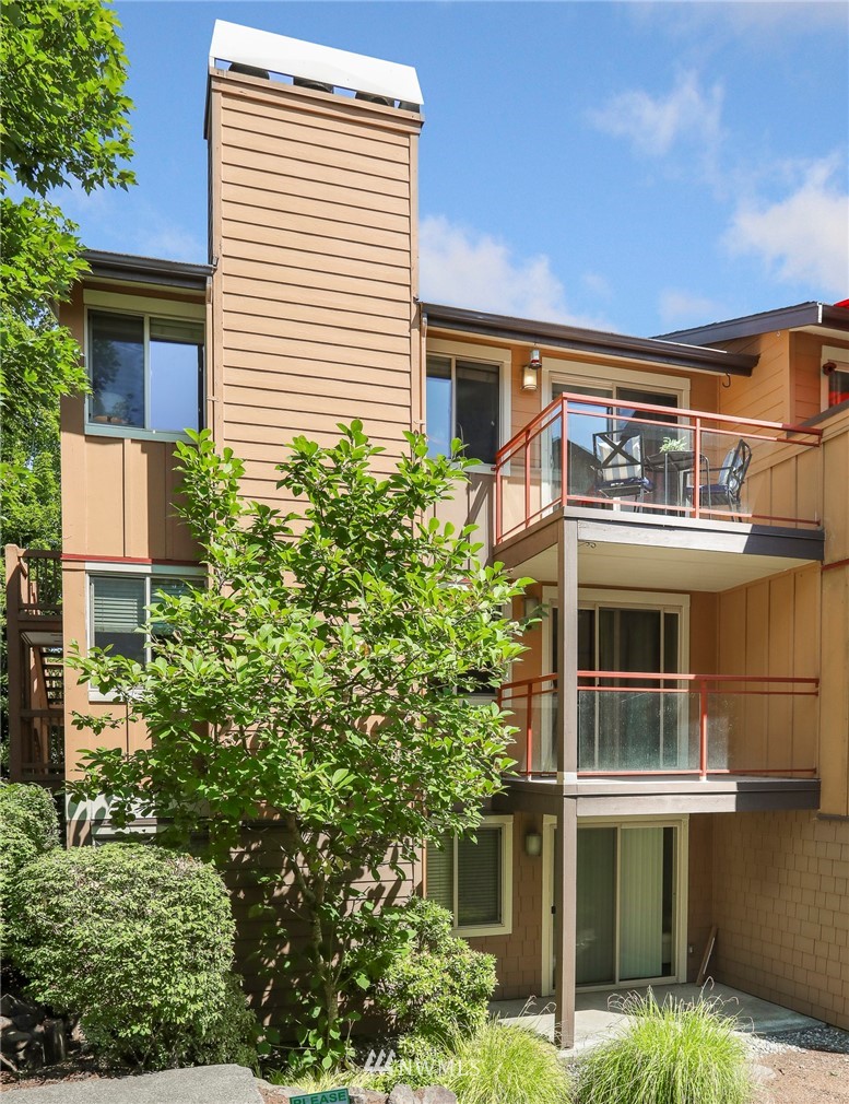 Villa Sonoma Condo, Kirkland, WA Condos For Sale