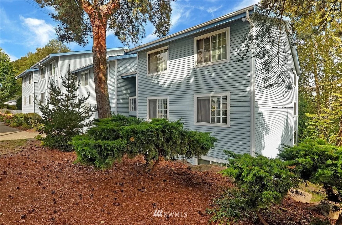 Laurel Estates Condos For Sale at Laurel Estates in Tukwila, WA