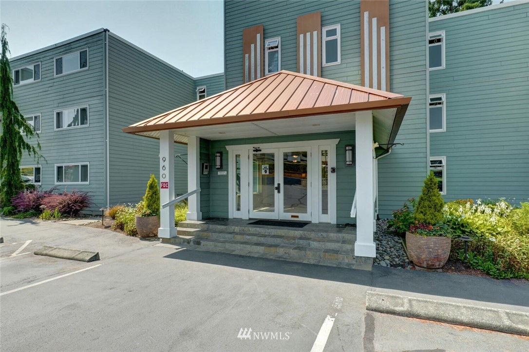 Admiralty House Condo, Edmonds, WA Condos For Sale