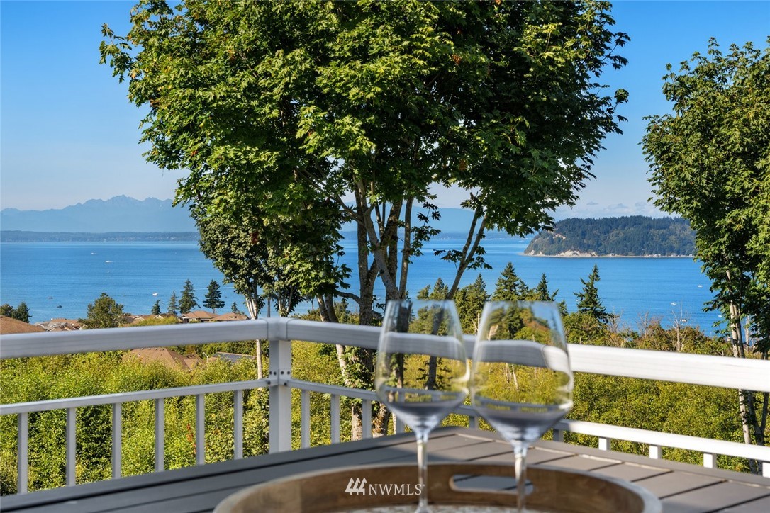 Villa Monte at Harbor Pointe, Mukilteo, WA Townhouses & Townhomes For Sale