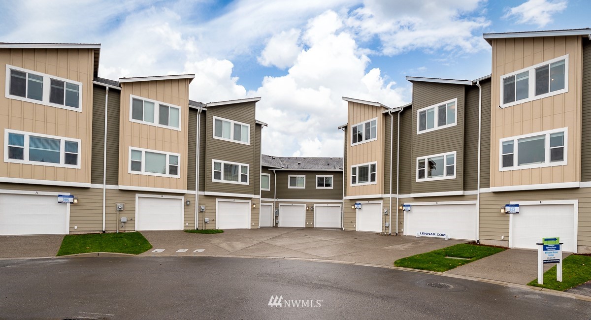 Emerald Pointe at Sunrise Homes For Sale in Emerald Pointe at Sunrise