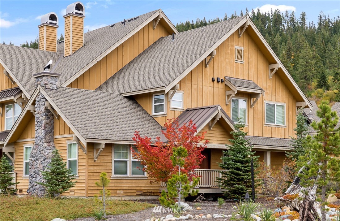 The Village ay Roslyn Ridge Condos For Sale at The Village ay Roslyn