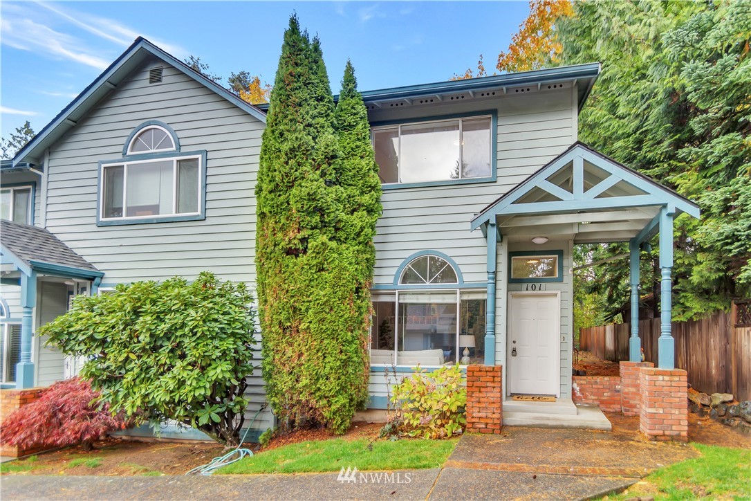 Heritage Manor Condos For Sale at Heritage Manor in Mukilteo, WA