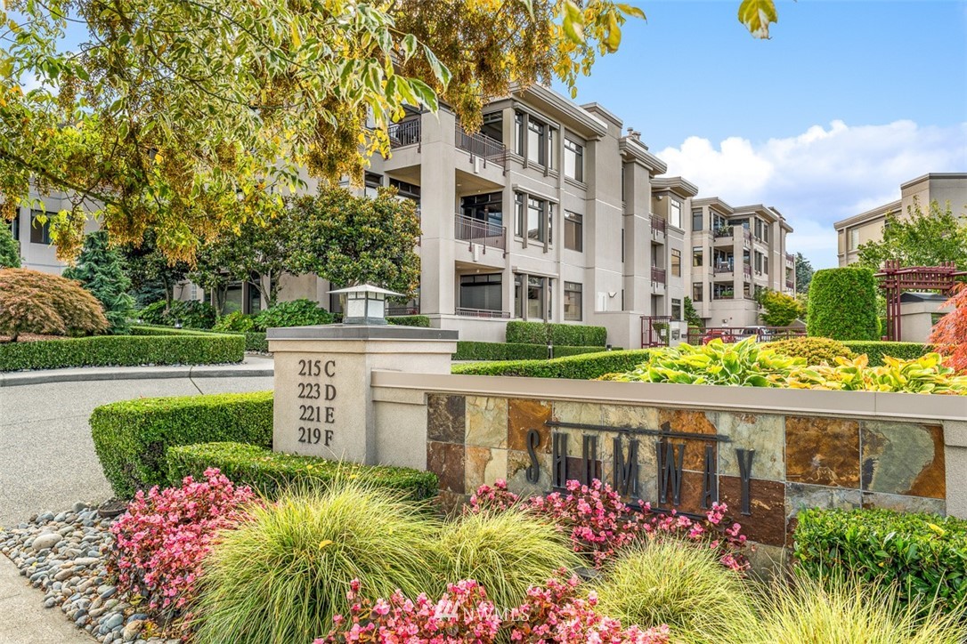 Shumway Condo, Kirkland, WA Condos For Sale