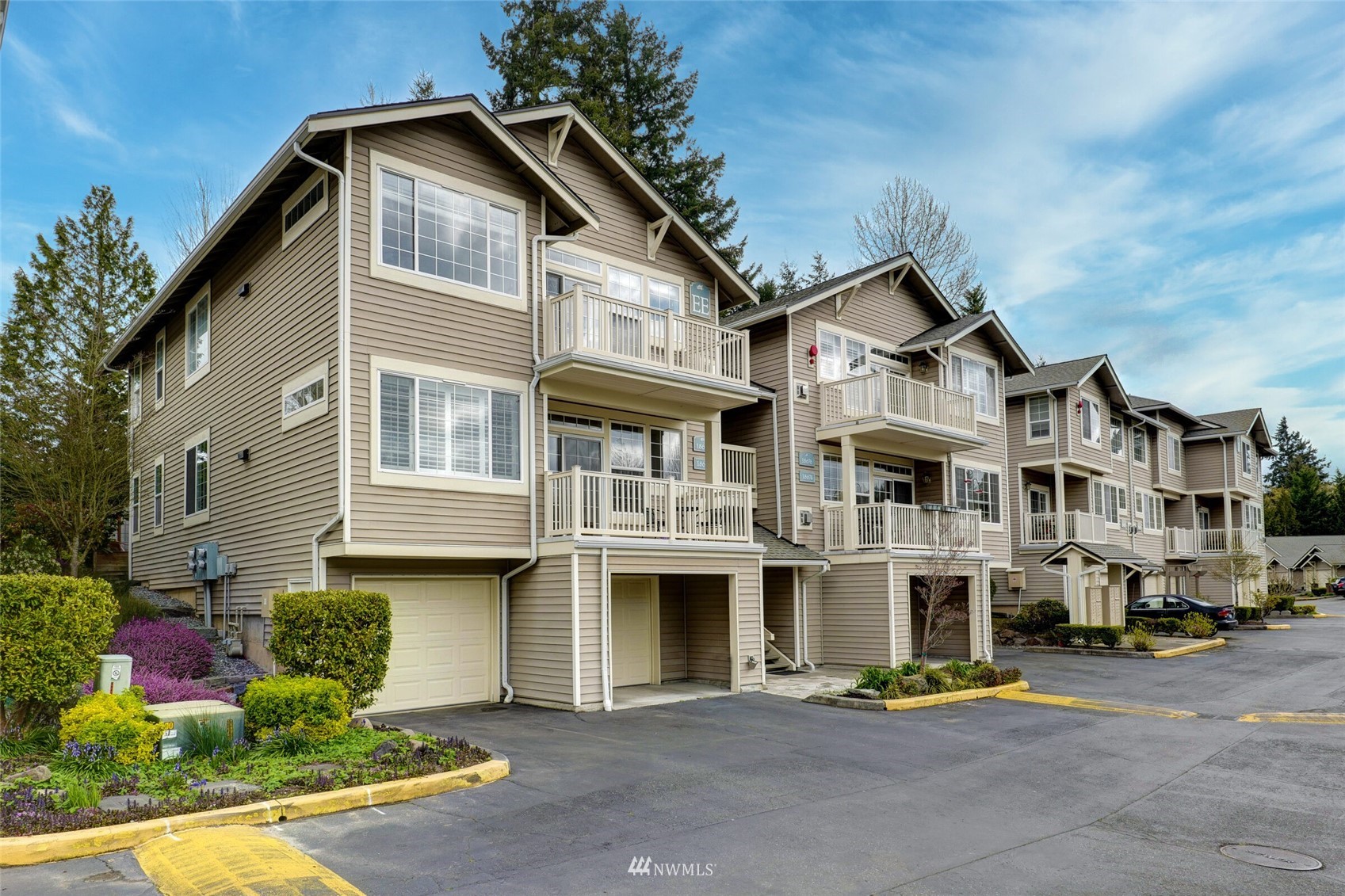 Sales activity for English Cove Condo in Redmond