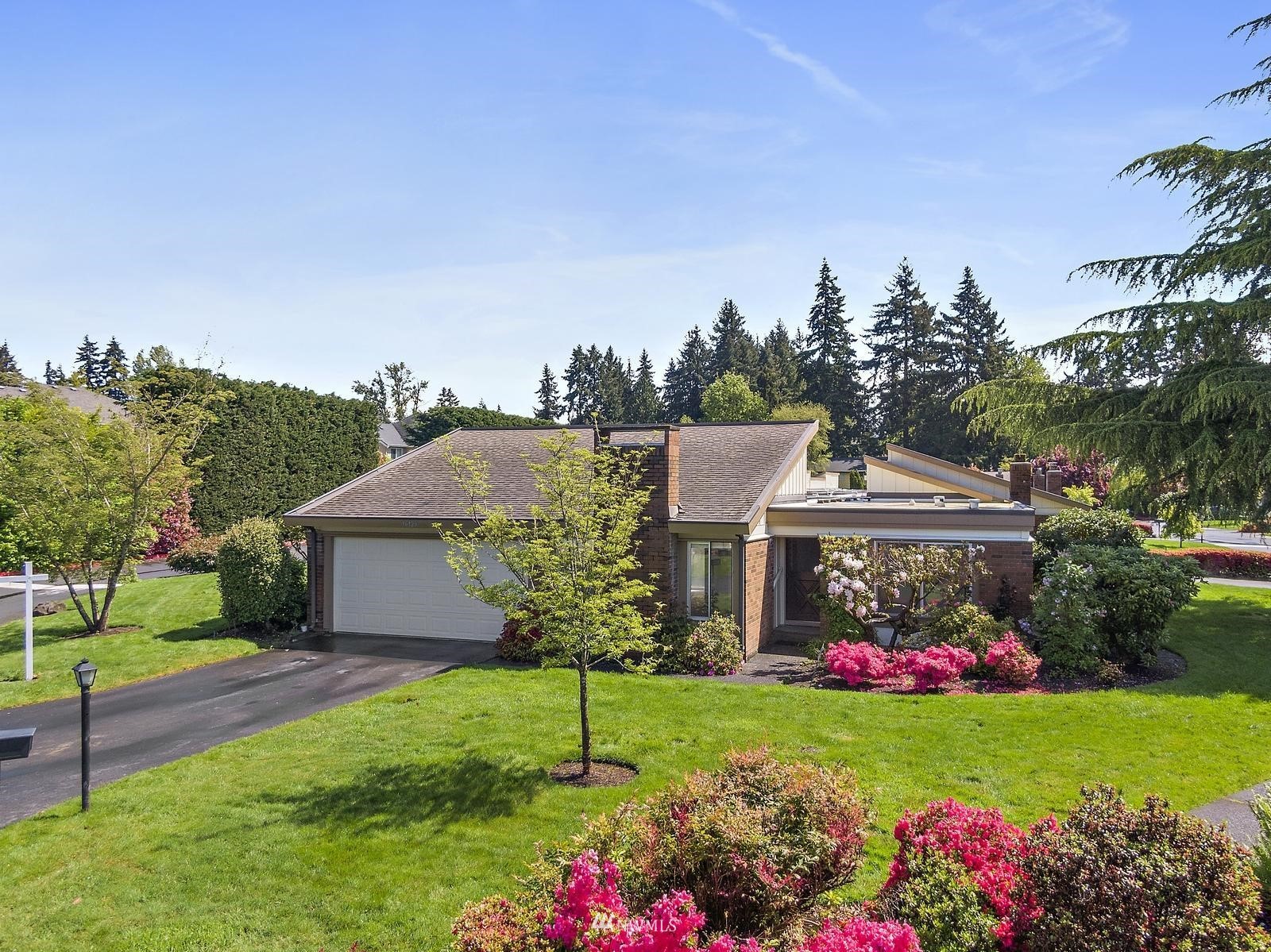 Crossroads Condo, Bellevue, WA Condos For Sale