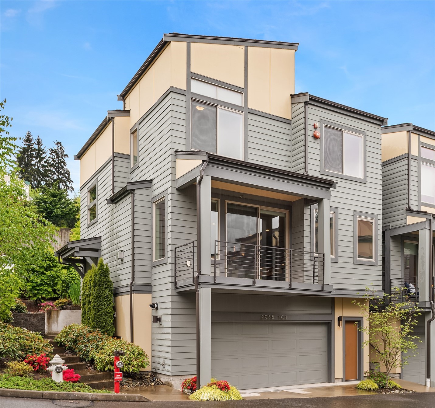 Trellis Townhomes and Townhouses For Sale at Trellis in Mercer Island