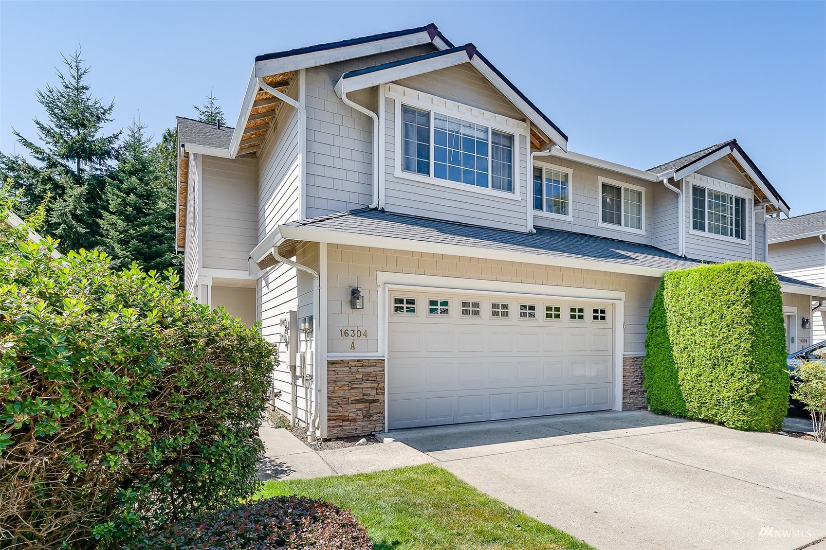 Tannenbaum Townhomes and Townhouses For Sale at Tannenbaum in Edmonds