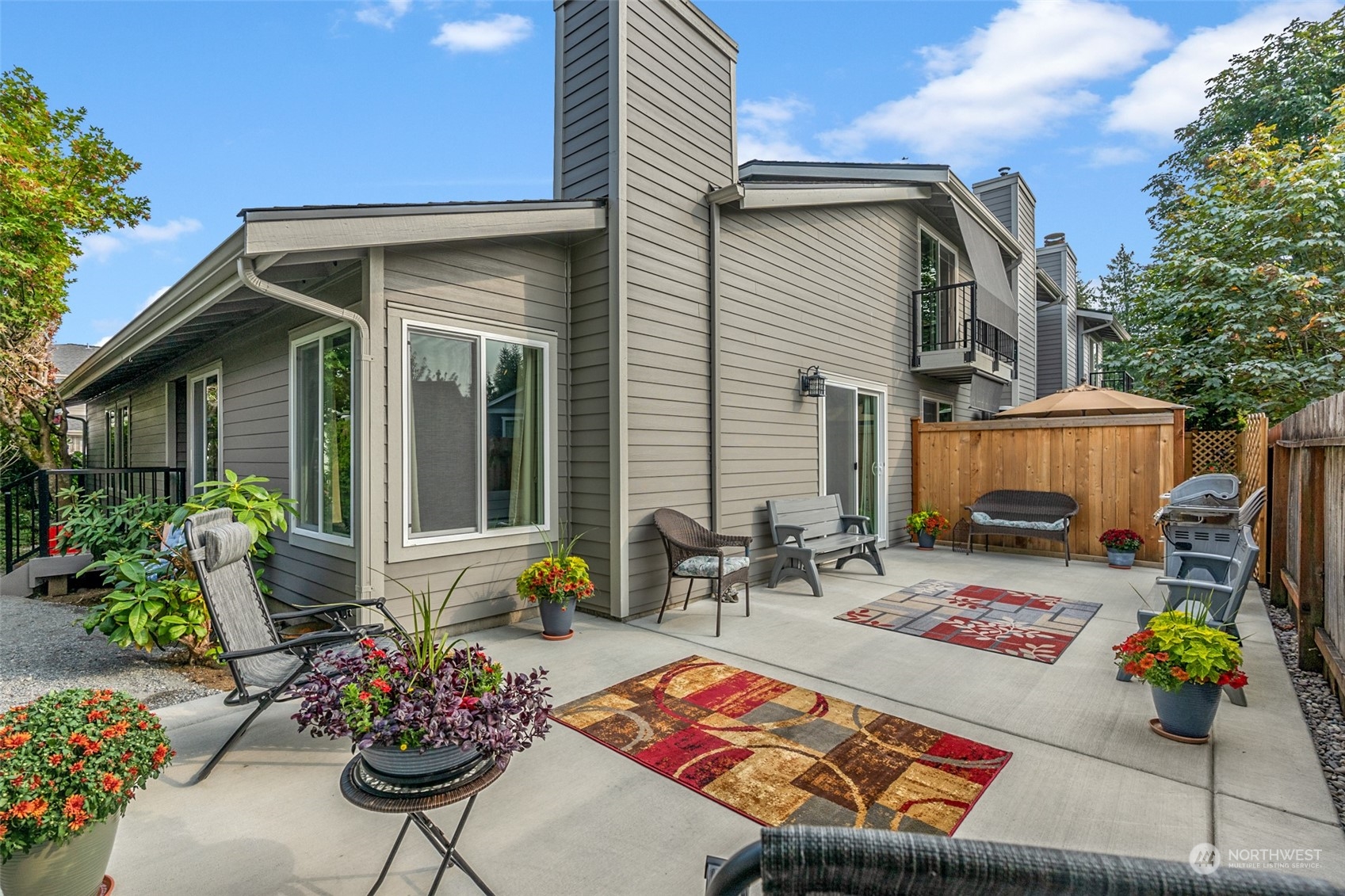 Mainhouse One, Everett, WA Townhouses & Townhomes For Sale