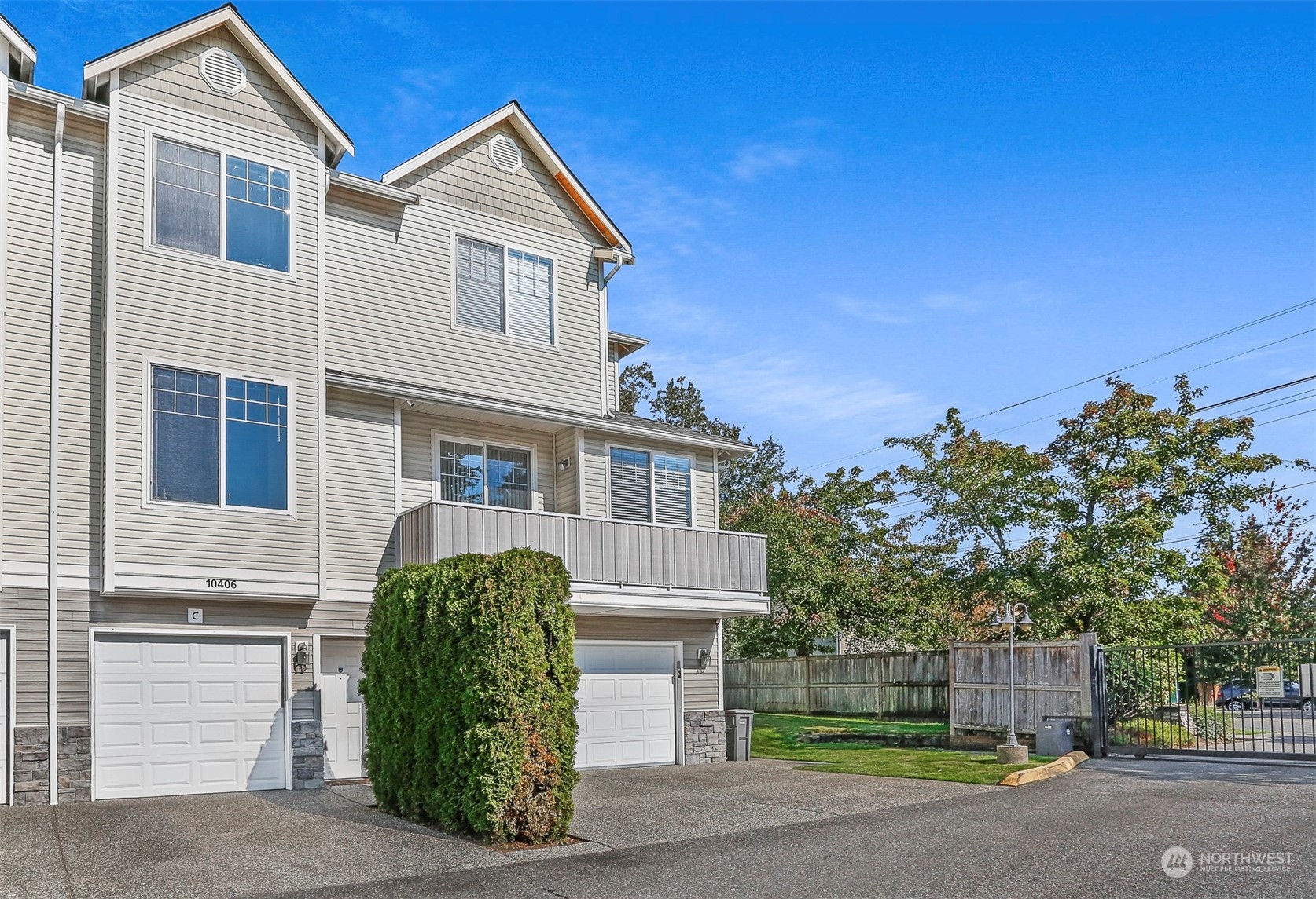 Quail Run Townhomes and Townhouses For Sale at Quail Run in Everett