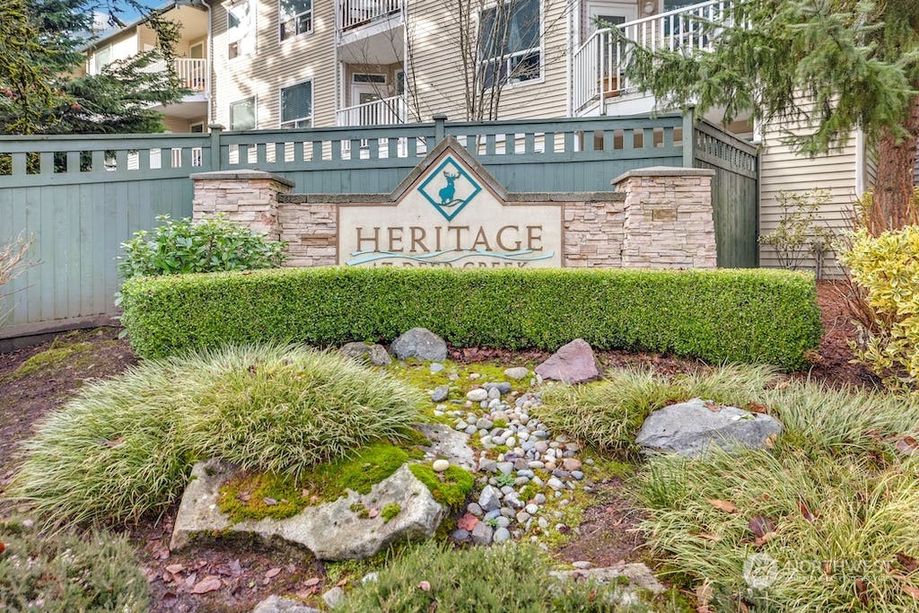 Heritage at Deer Creek Condo, Everett, WA Condos For Sale