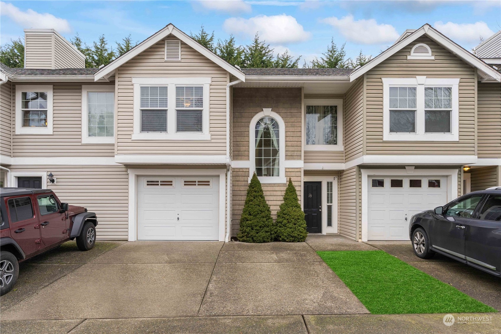 Alicia Meadows, Puyallup, WA Townhouses & Townhomes For Sale