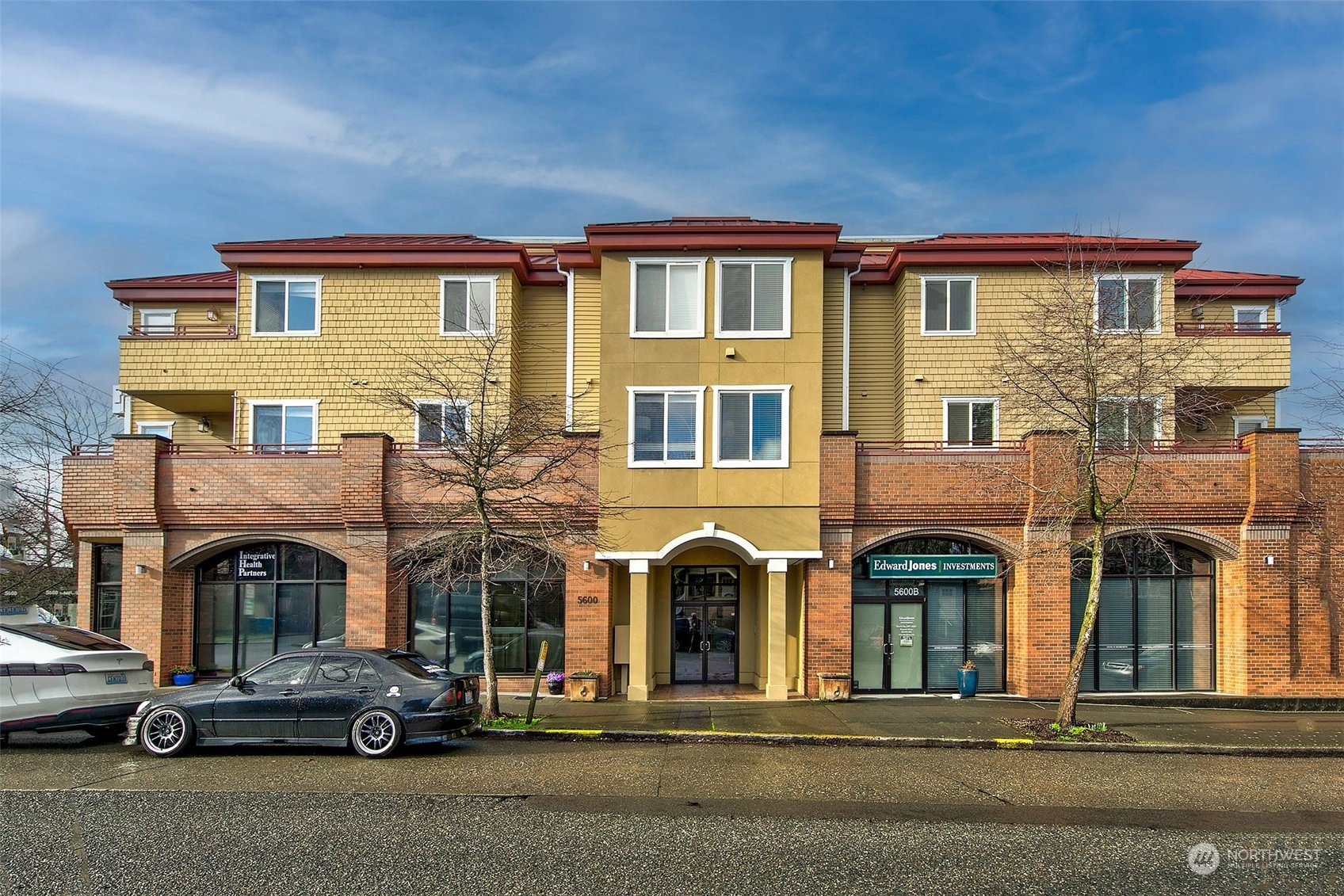 Kirkwood Place Condos For Sale at Kirkwood Place in Seattle, WA