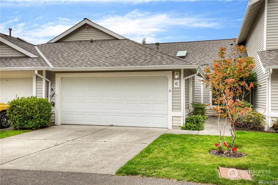 Waterford at Lakeland Hills Condos For Sale at Waterford at Lakeland Hills in Auburn, WA