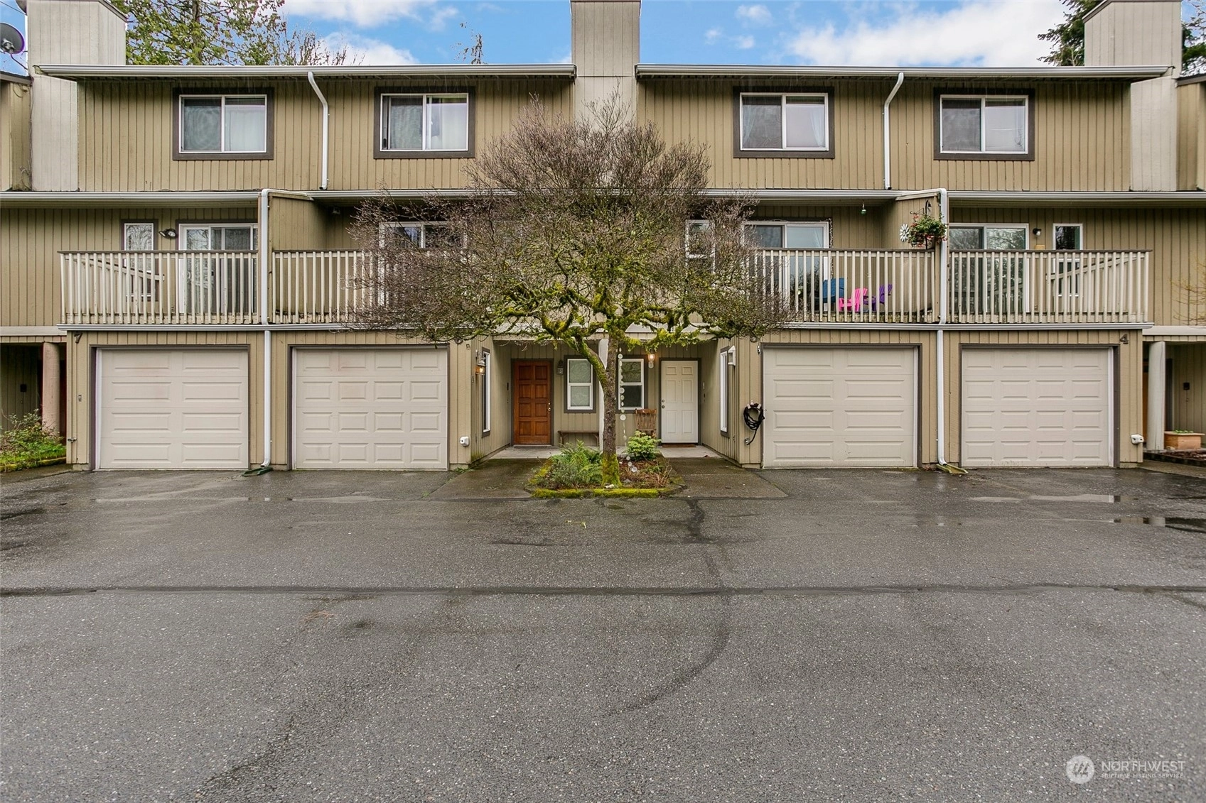 Lions Creek Townhomes and Townhouses For Sale at Lions Creek in