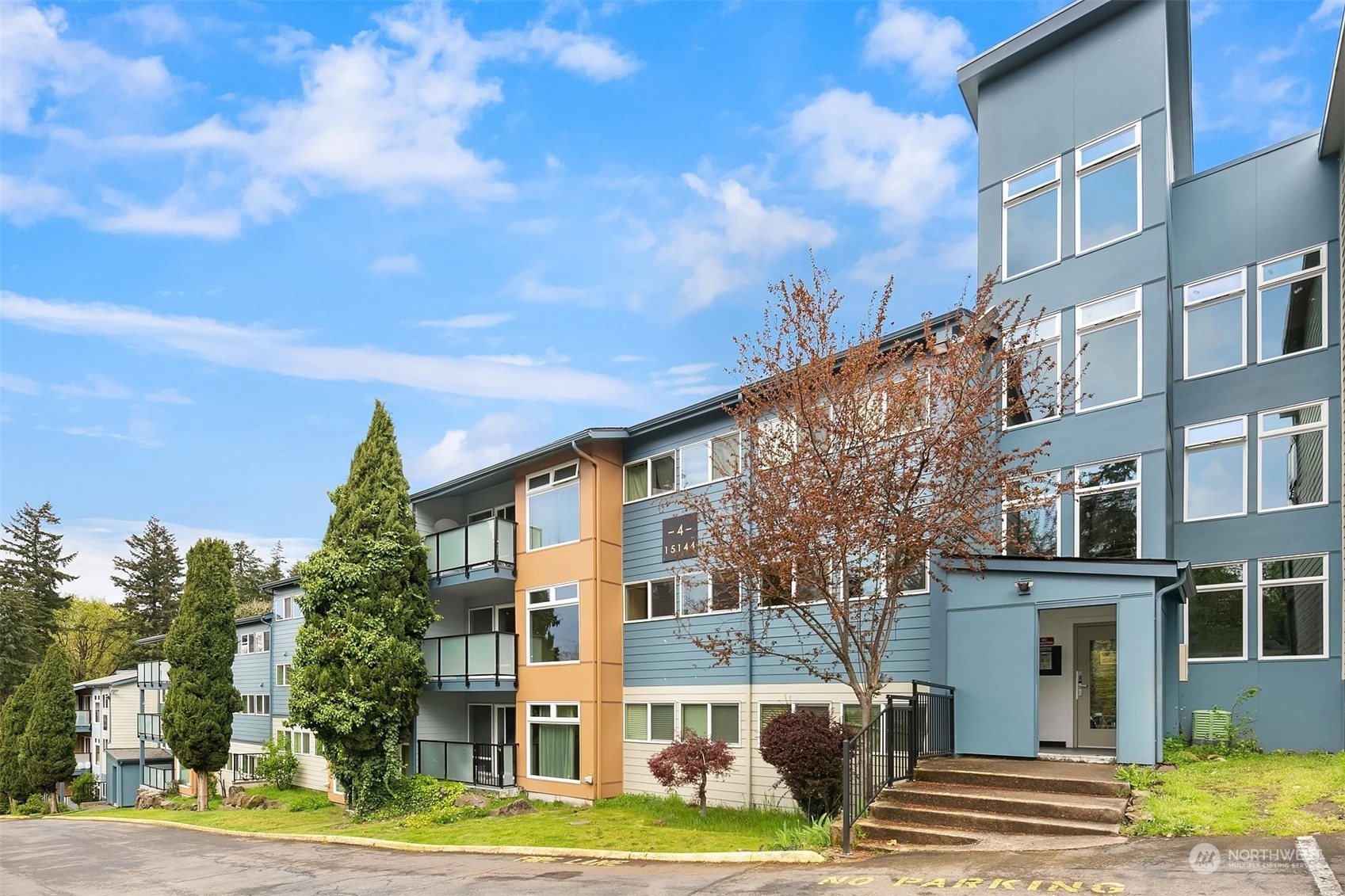 Canyon Estates Condos For Sale at Canyon Estates in Tukwila, WA