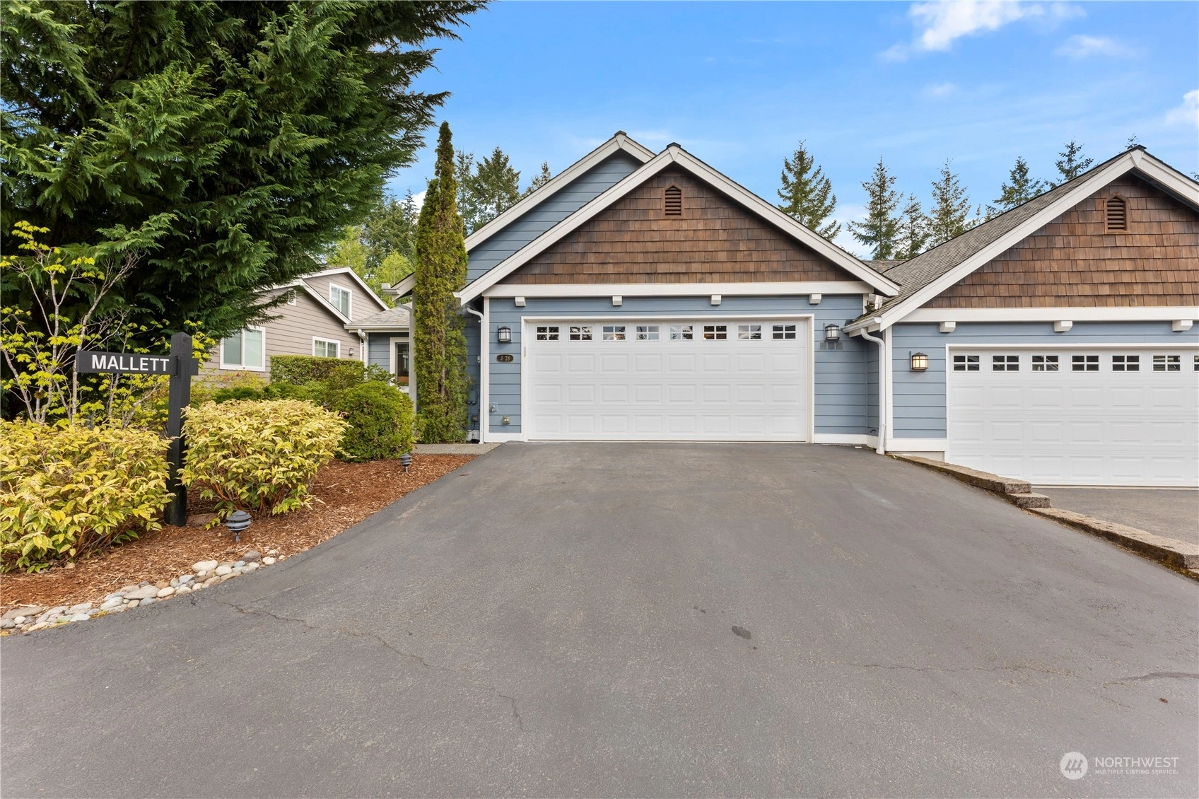 Lakeland Village, Condos For Sale in Lakeland Village in Allyn, WA