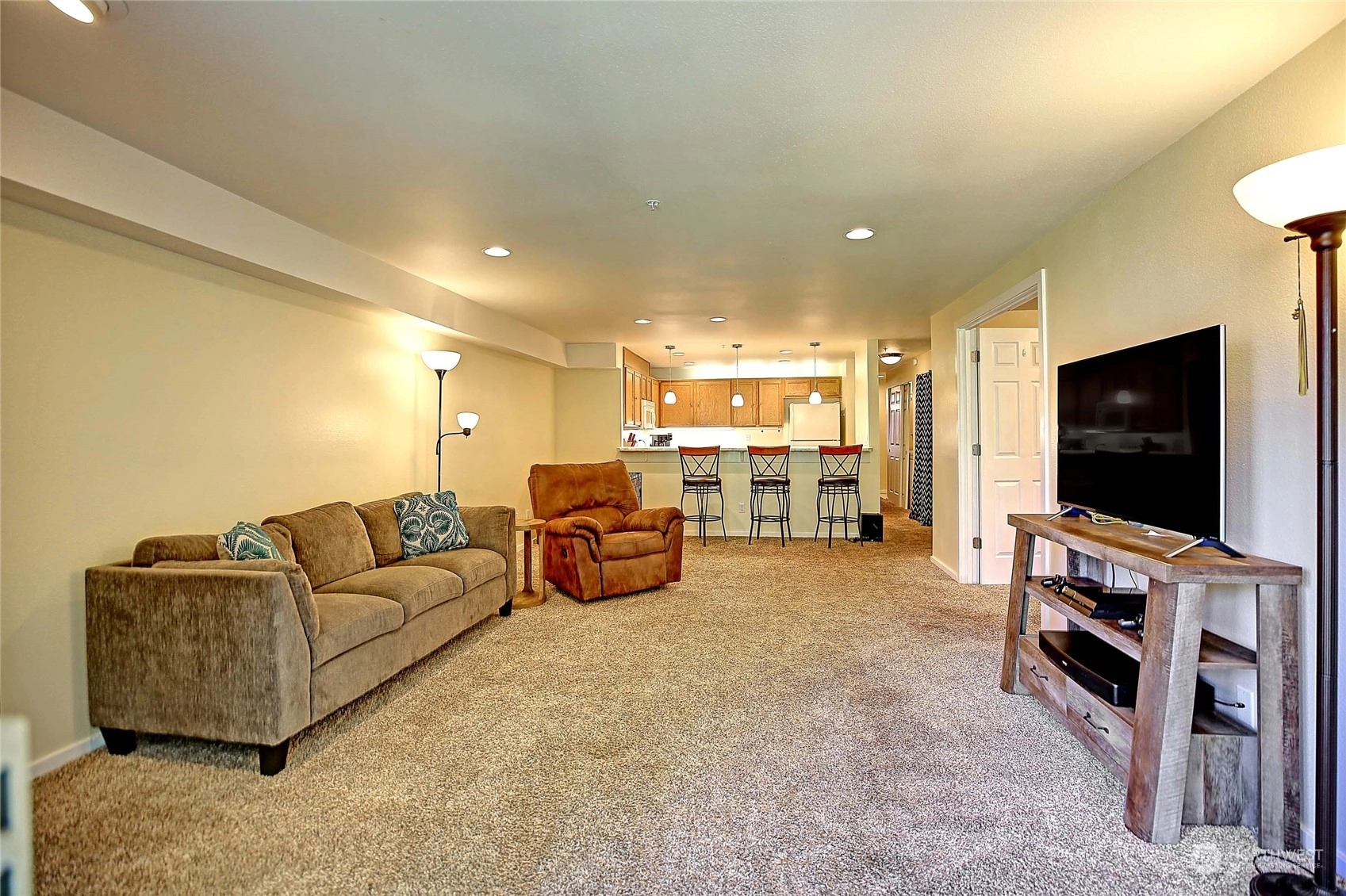 Shoreside Townhomes and Townhouses For Sale at Shoreside in Everett