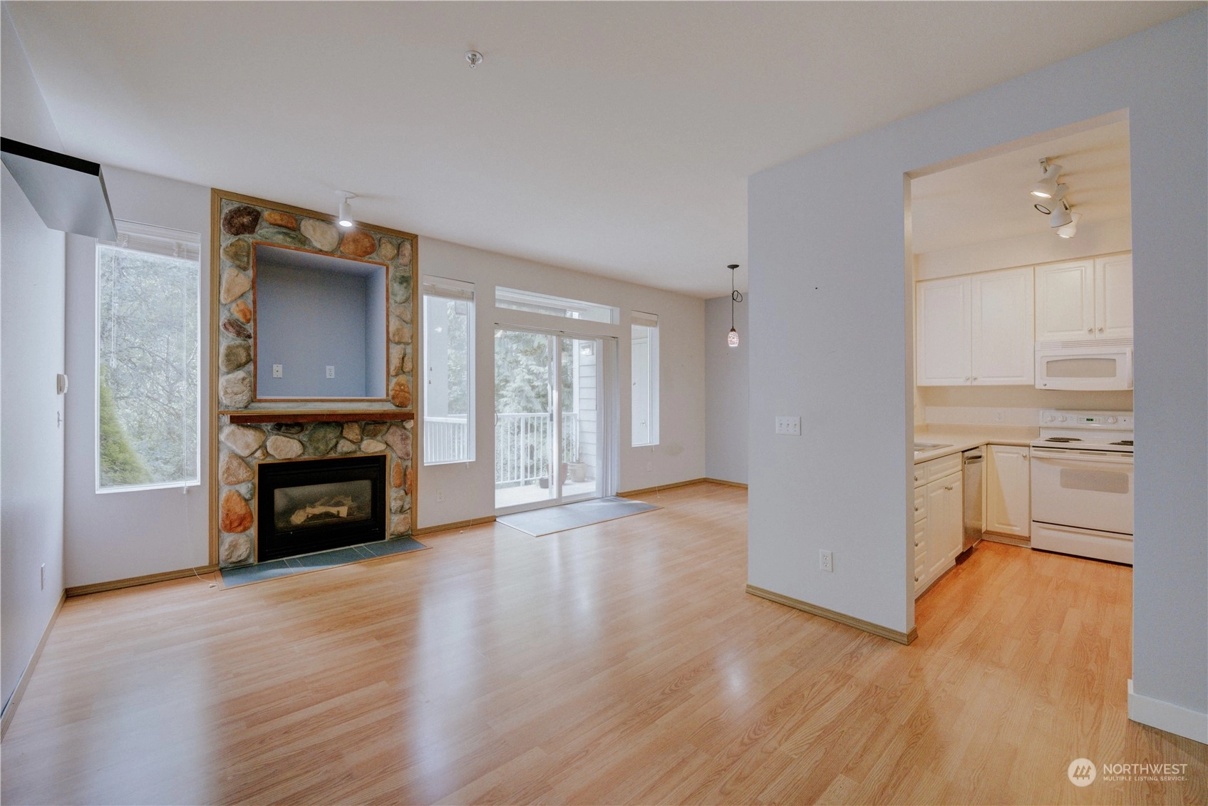 Molasses Creek Condos For Sale at Molasses Creek in Renton, WA Wicklund