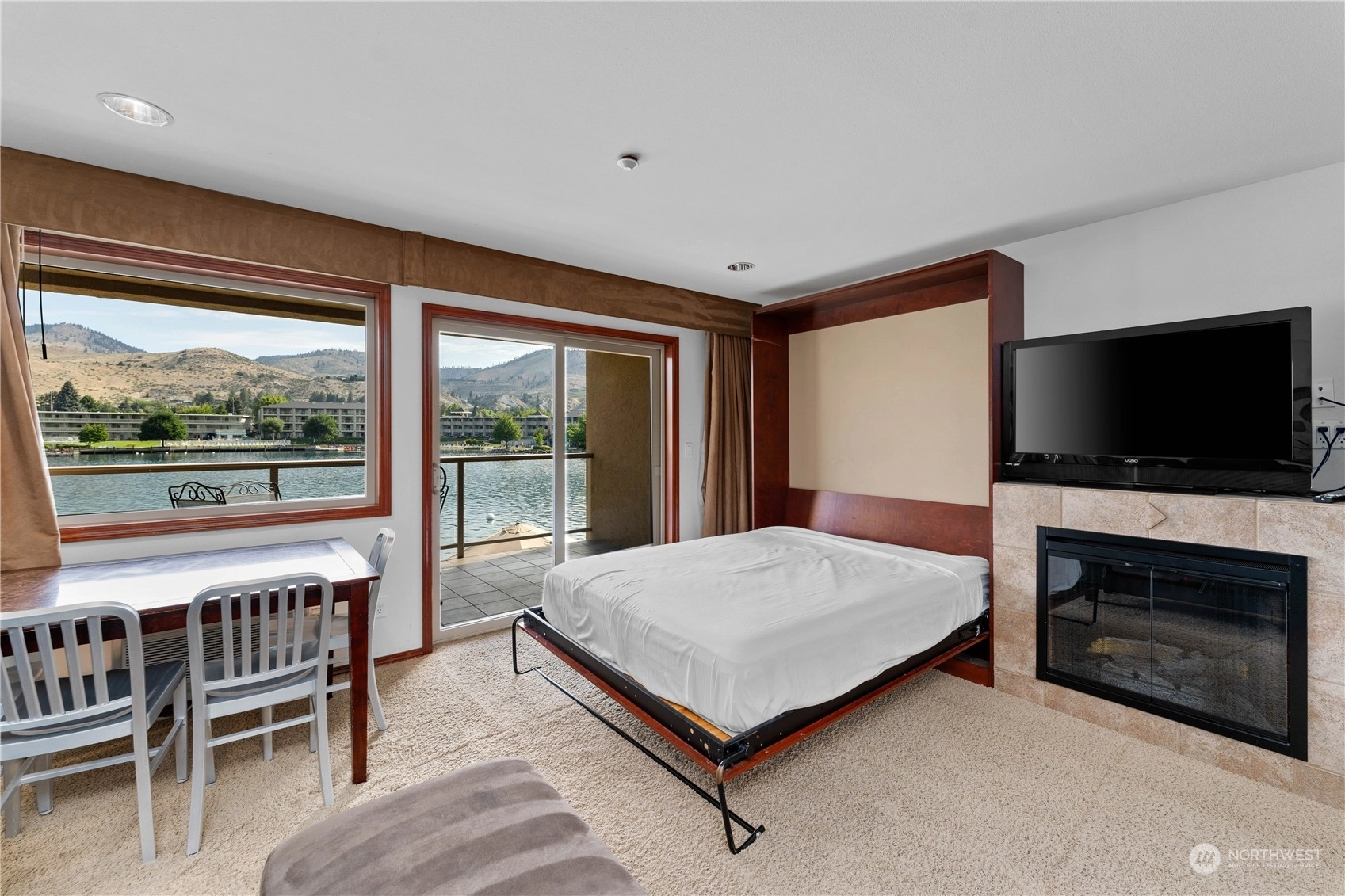 Grandview on the Lake Condos For Sale at Grandview on the Lake in