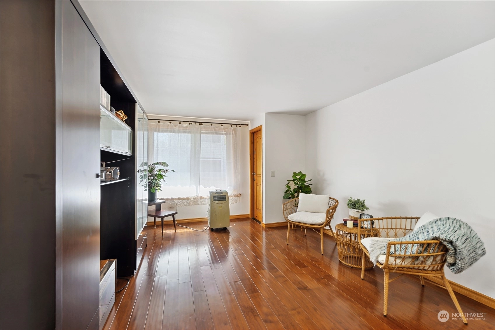 Holly Gardens Condos For Sale at Holly Gardens in Everett, WA Wicklund