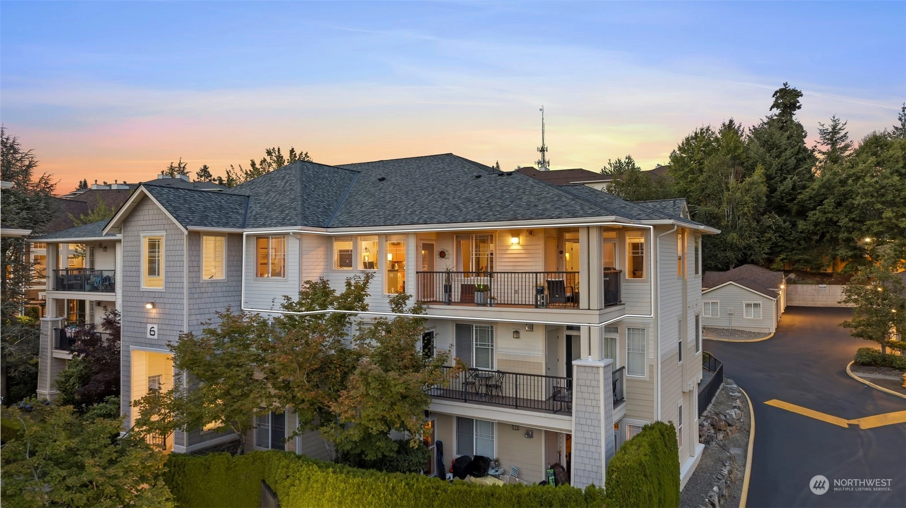 Highwood Ridge Condos For Sale at Highwood Ridge in Lynnwood, WA