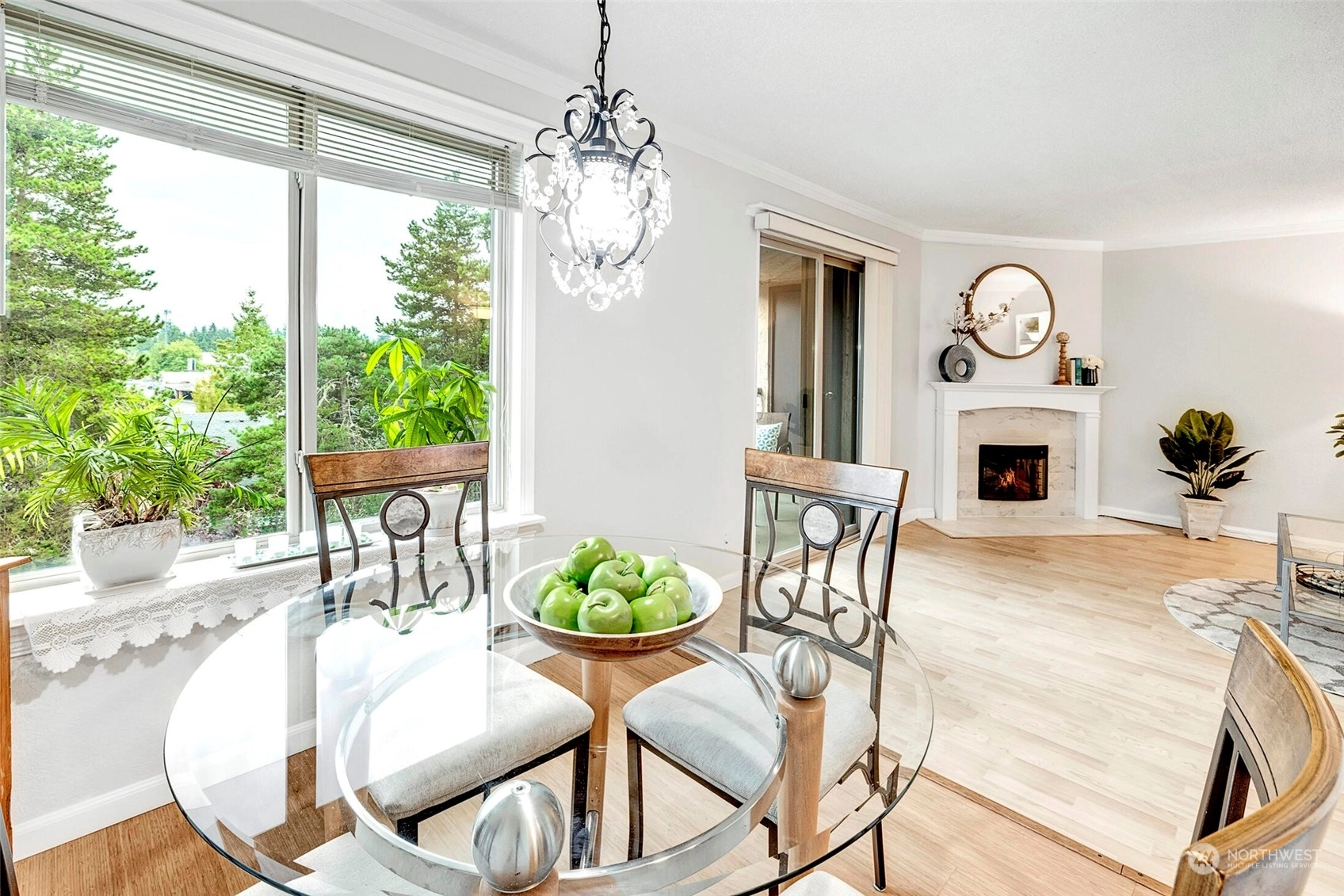 Kingsgate Ridge Manor Condos For Sale at Kingsgate Ridge Manor in Kirkland, WA Wicklund