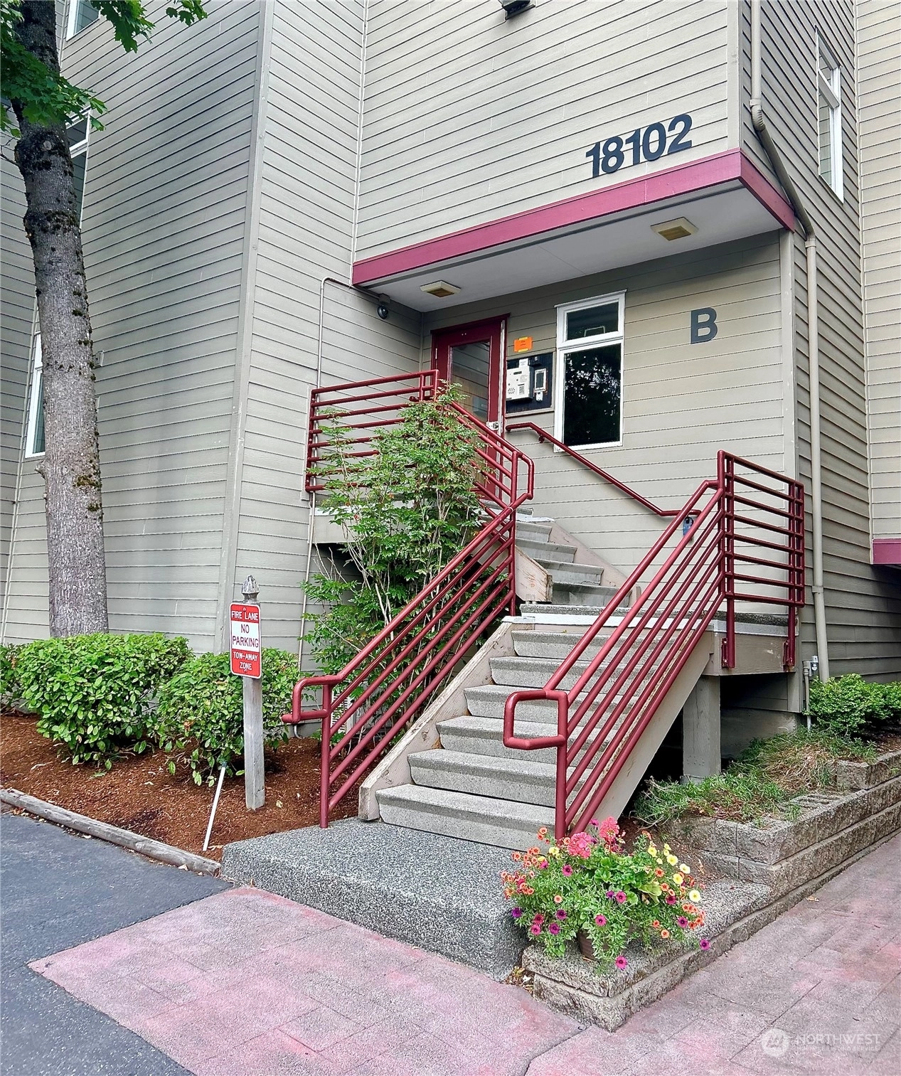 Northridge Village Condos For Sale at Northridge Village in Shoreline