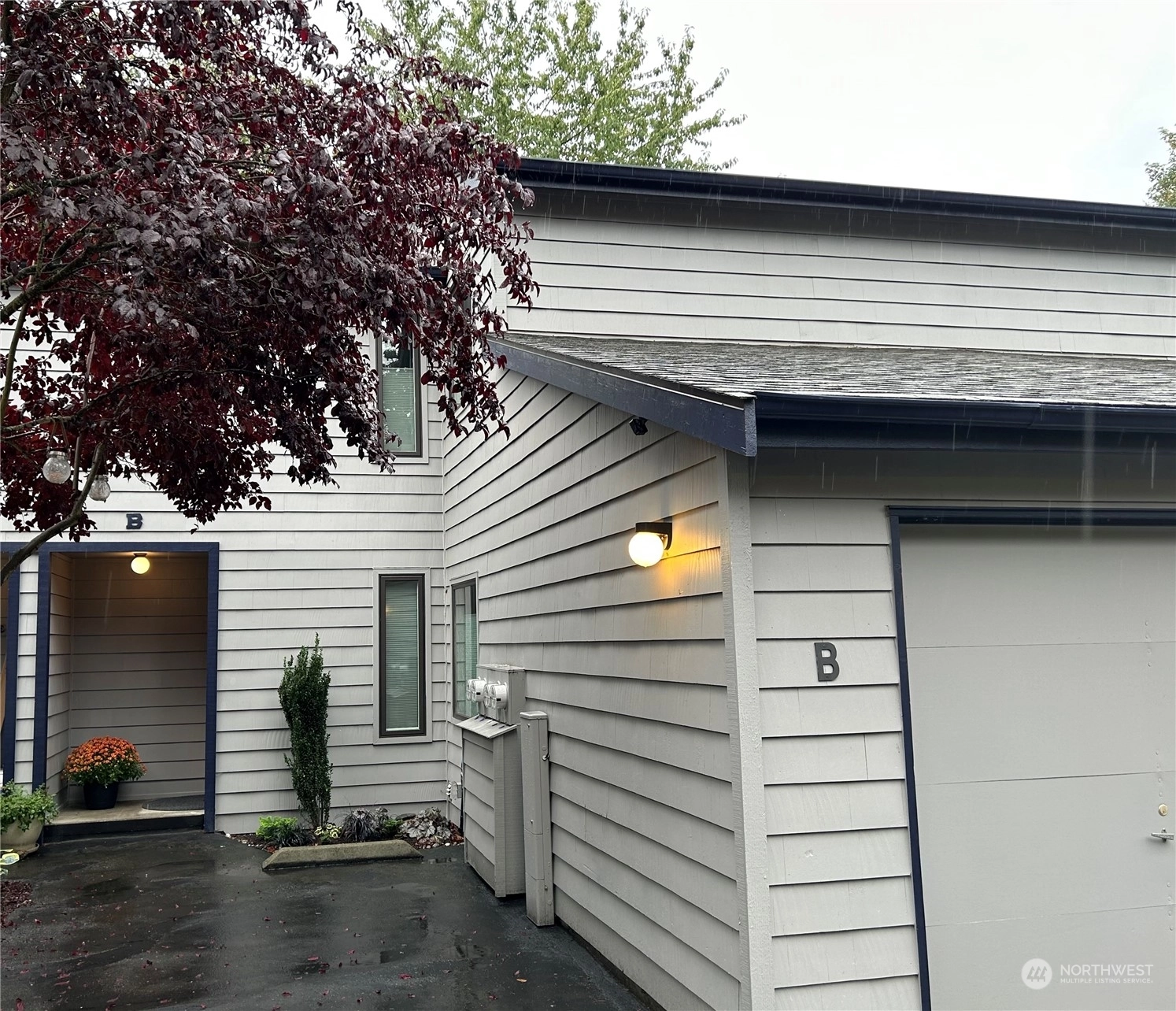 Lake Burien Estates Condos For Sale at Lake Burien Estates in Burien