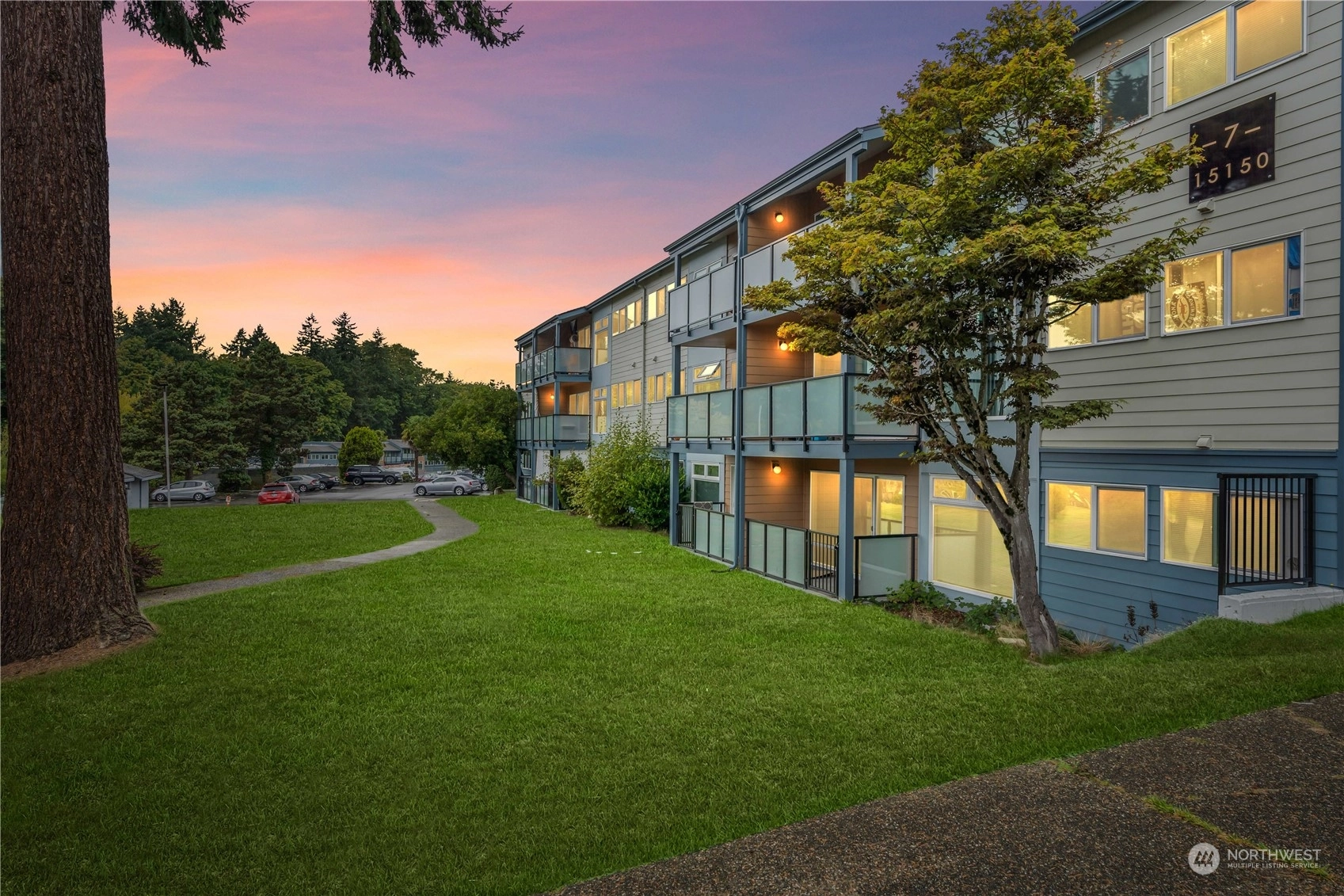 Canyon Estates Condos For Sale at Canyon Estates in Tukwila, WA