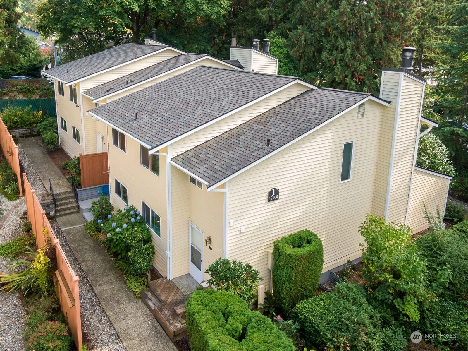 Juanita Crest Condos For Sale at Juanita Crest in Kirkland, WA Wicklund