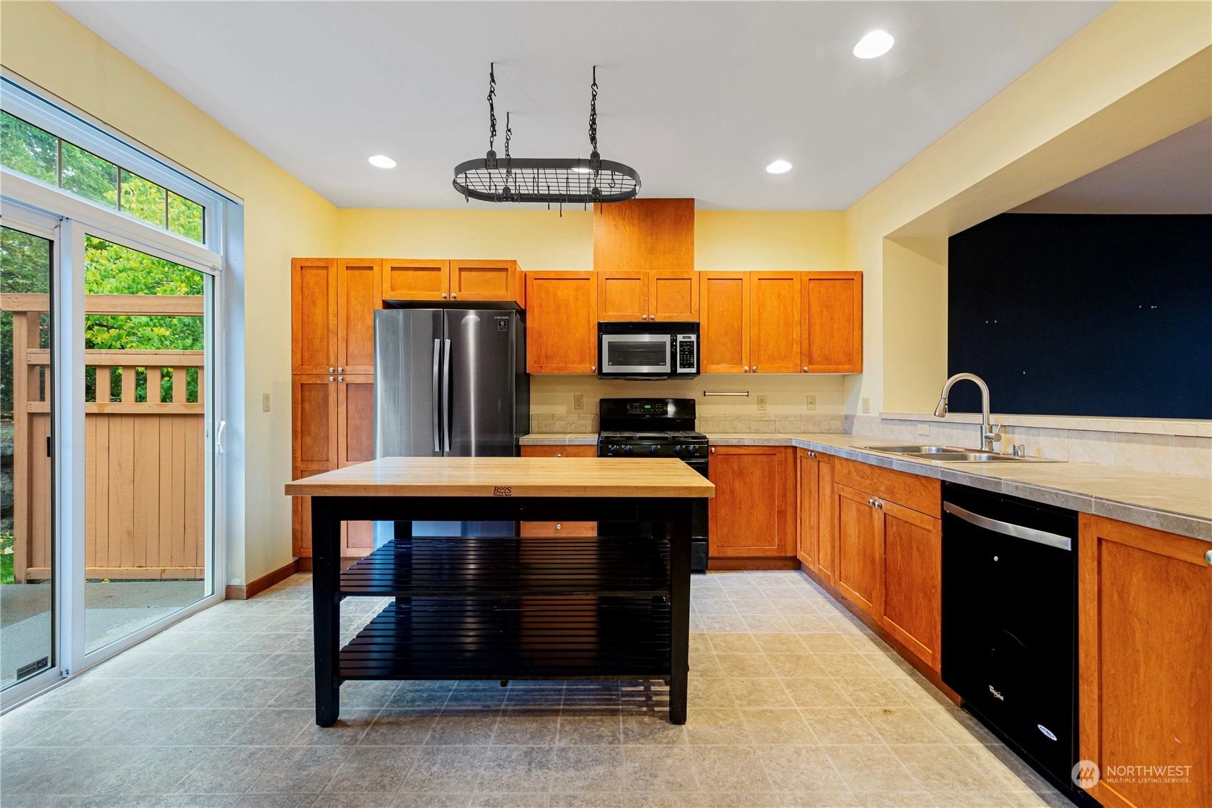 Alderwood Highland Townhomes and Townhouses For Sale at Alderwood