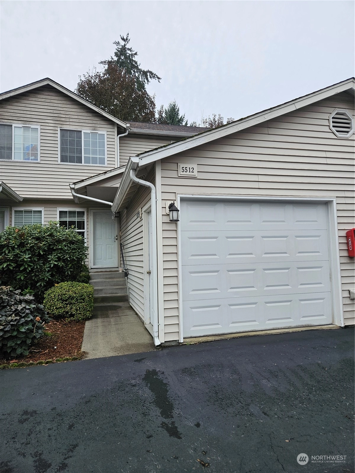 Stoney Brook Townhomes and Townhouses For Sale at Stoney Brook in