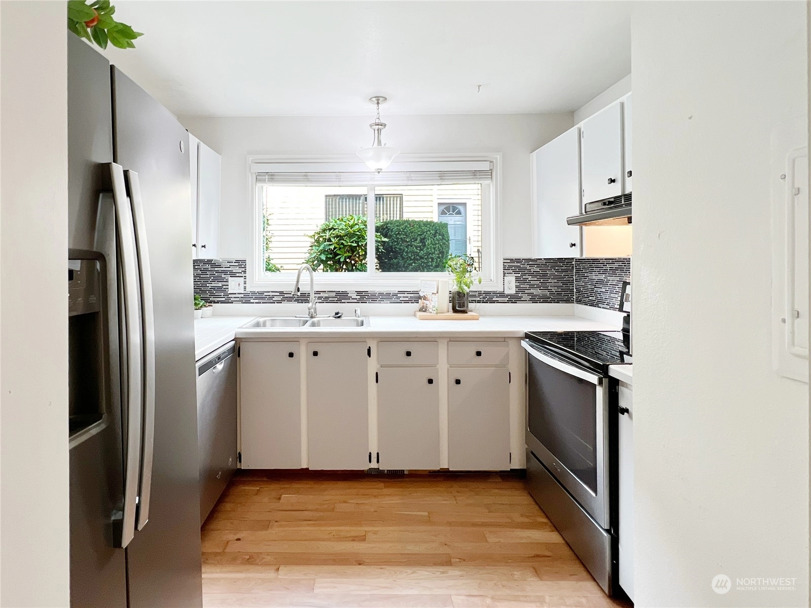 Juanita Crest Condos For Sale at Juanita Crest in Kirkland, WA Wicklund