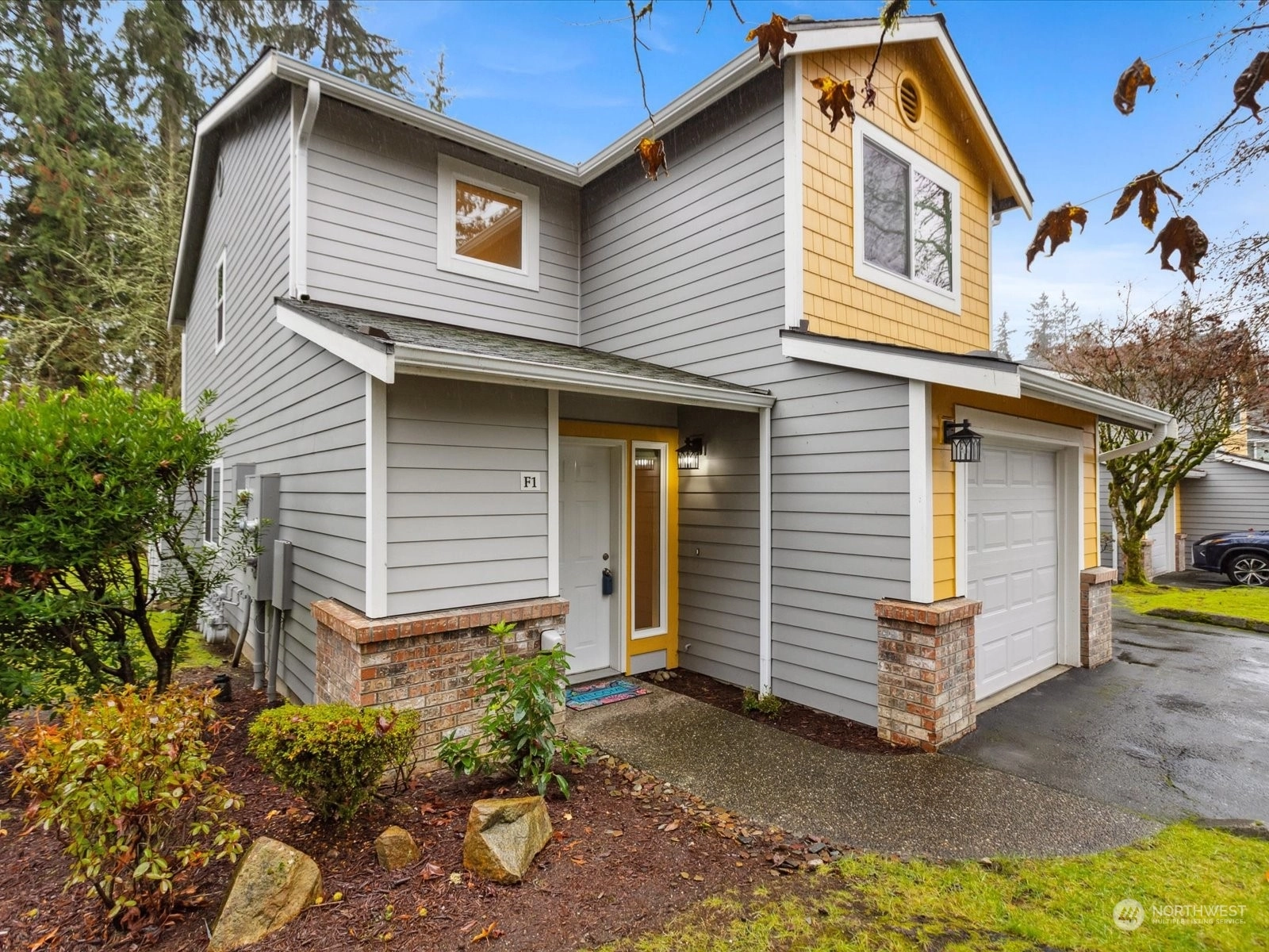 Canyonwood Townhomes and Townhouses For Sale at Canyonwood in Bothell