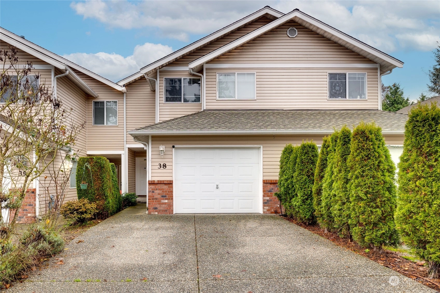 Spring Mountain Lane Townhomes and Townhouses For Sale at Spring